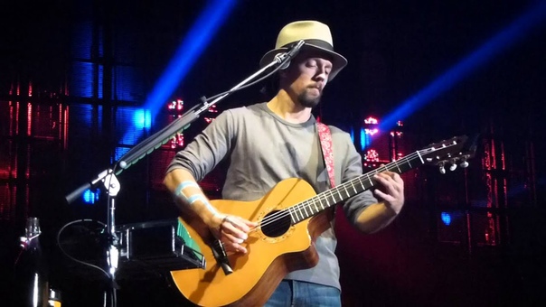 Bella Luna by Jason Mraz in Düsseldorf, word is a four letter word