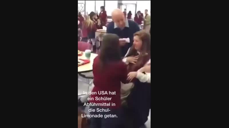 Abführmittelin der Schul Limonade und die