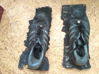 подошва для обуви из автомобильной покрышки. подошва из автомобильной покрышки. тапочки из автомобильных покрышек.