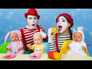 Куклы Беби Бон в видео с игрушками - Как Мама для Тройняшек Baby Born!  Весёлые игры для детей