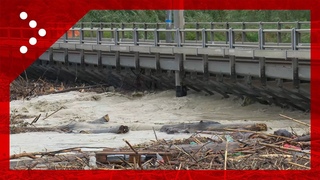 Cesena, fiume Savio a livelli storici: arcate del Ponte della ferrovia sommerse e piene di tronchi