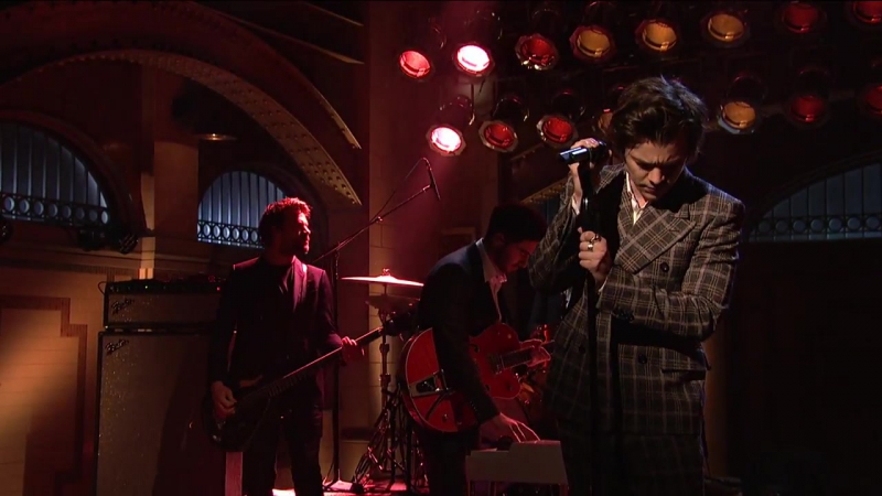 Harry Styles Sign of the Times SNL ( Saturday Night Live) 04, 15,