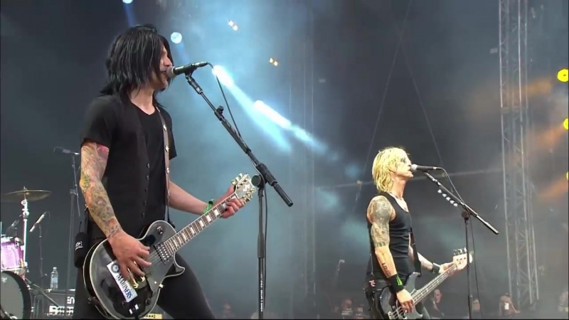 Duff Mc Kagans Loaded Its So Easy ( Download Festival