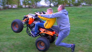 НЕ квадрик а ЗВЕРЬ. ТУСИМ с папой!!!New SUPER Car Ride On POWER WHEEL and Review Toys Video