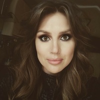 Анюта Попова