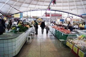 Волоколамск рынок колхозный. Вещевой рынок. Серпухов колхозный рынок. Стерлитамак базар колхозный рынок. Розничный рынок это.