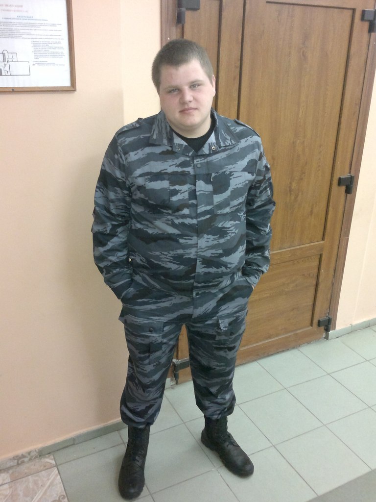 Валера Николашин <--{вроде как нормальный}--> | Энгельс