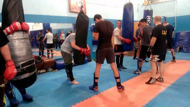 Тренировка в Клубе смешанных единоборств 2014 год. (training fight