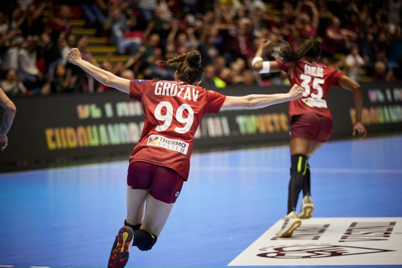 Лига чемпионов. Дмитриева не встретится с Вяхиревой: "Крим" не выдержал атмосферы румынского зала, изображение №2