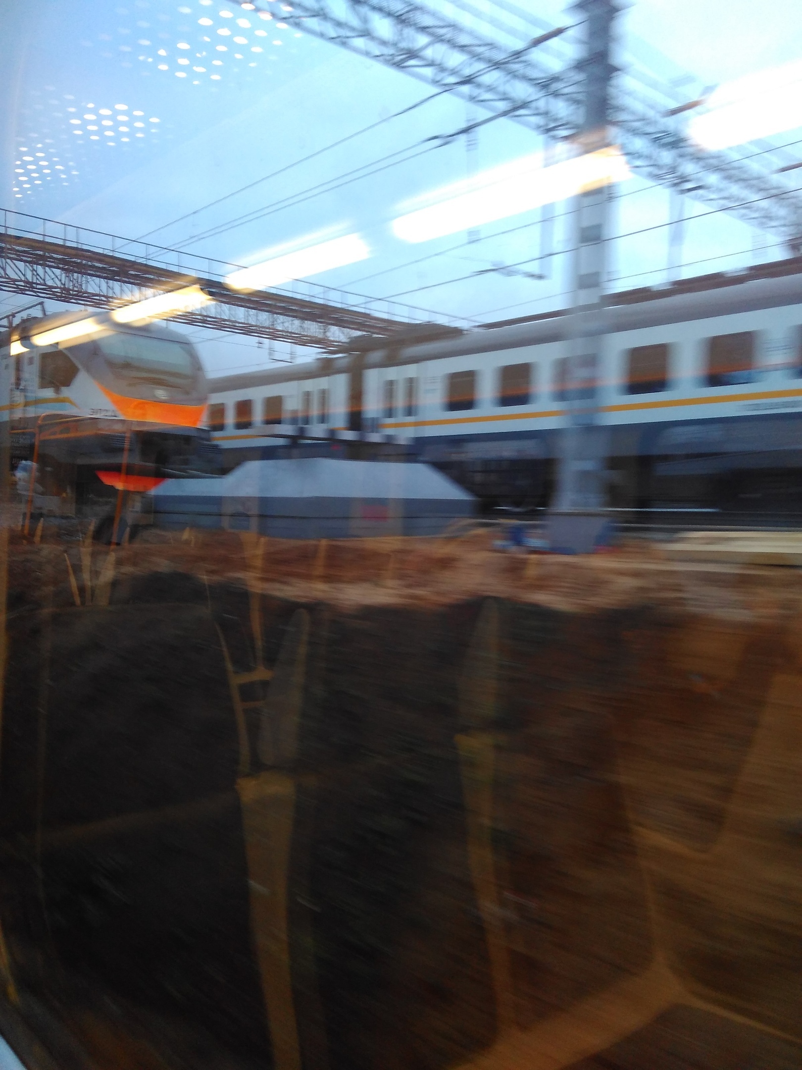 ЭП2Д ПРИБЫЛИ В ЛОБНЮ И ПРОХОДЯТ ОБКАТКУ НА САВЕЛОВСКОМ НАПРАВЛЕНИИ Это картинка